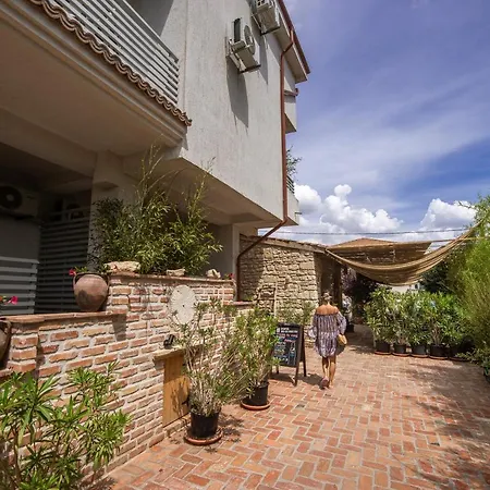 Artelier 3* Вама-Веке