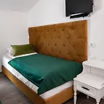 Artelier Πανσιόν Vama Veche
